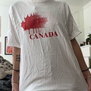 Canada maple leaf vintage graphic tee